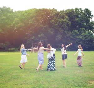 Best Friends Photo Shoot - The Girl Who Does Everthing